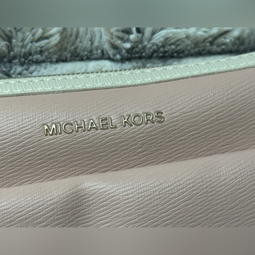 NWT Michael Kors/ Toiletry case - Picture 10 of 11